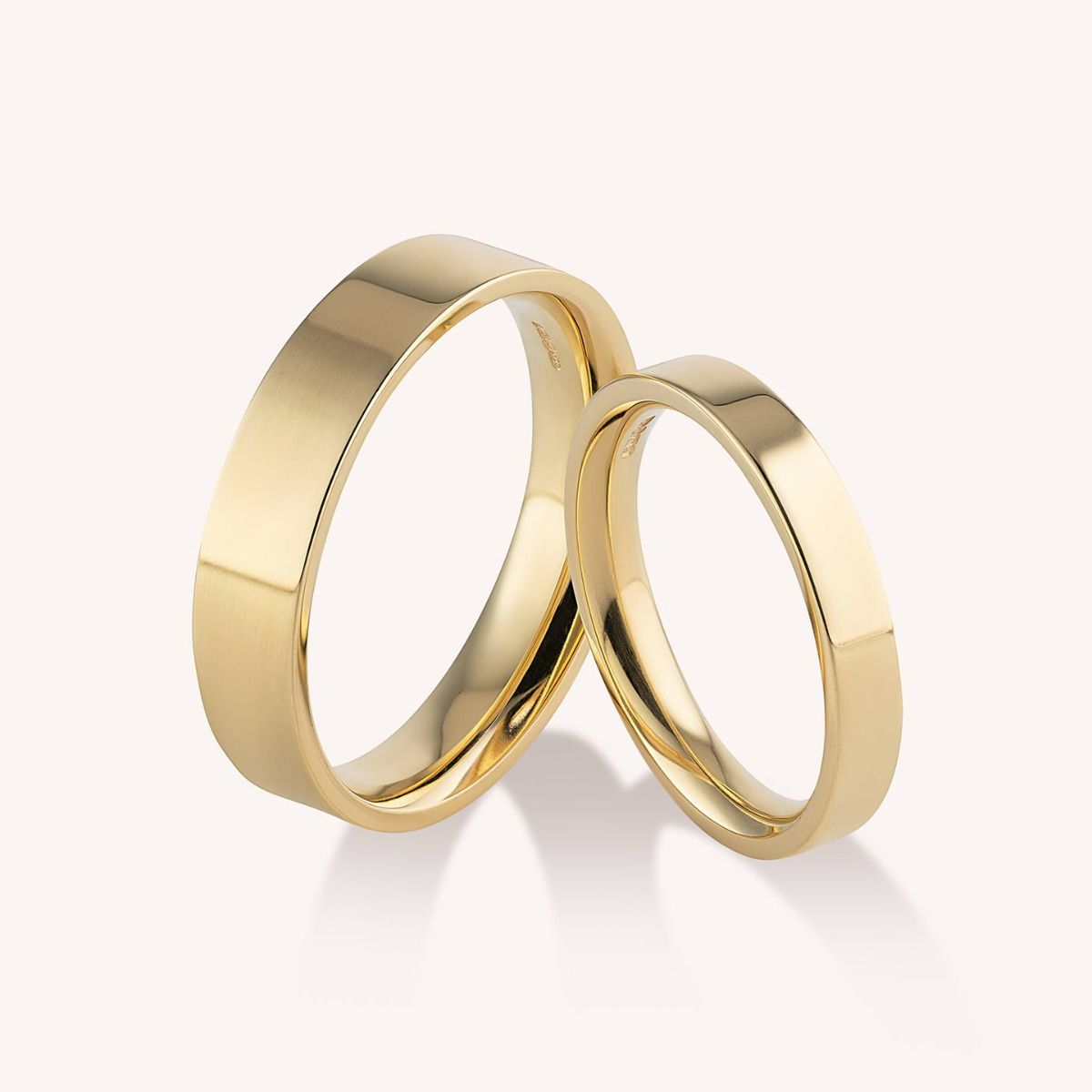 Flat Court Profile Wedding Ring